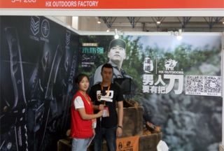【视频专访】阳东县千洲实业有限公司阮奕冠经理2016军警反恐应急展上接受公共安全装备网专访