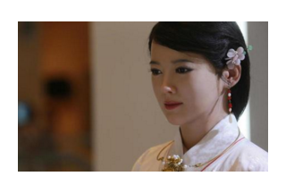 【快讯】科技元素点亮达沃斯 美女机器人引围观