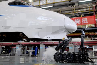 【聚焦】排爆机器人首次走进高铁列车 一套售价190多万元