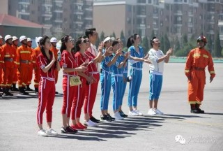 围观| 赵雅芝刘嘉玲莫文蔚陈乔恩谢娜穿上消防服什么模样？