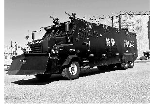 揭秘特警高精尖武器：通过电子控制子弹数量落点