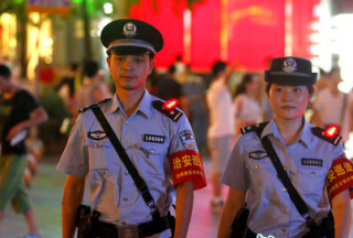 【看点】民警夜巡十大装备都有哪些新玩意儿？