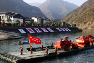 【组图】各种大型霸气救援装备汇集四川 场面震撼