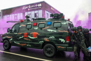 【组图】武警宁波支队携装备“锤炼”处突尖兵 帅气十足