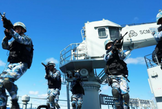 中国南海舰队在东印度洋组织反恐反劫持演练 场面震撼！