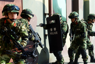 【组图】提高应急处突能力 武警官兵们这样练