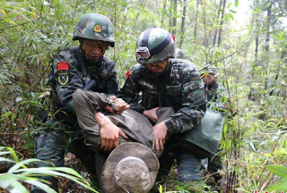 【多图】武警福建总队潜入深山开展反恐实战训练
