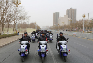 100辆警用电动车配发到新疆尉犁便民警务站