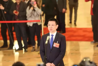 自主创新、聚焦实业：普宙无人机董事长黄立亮相委员通道